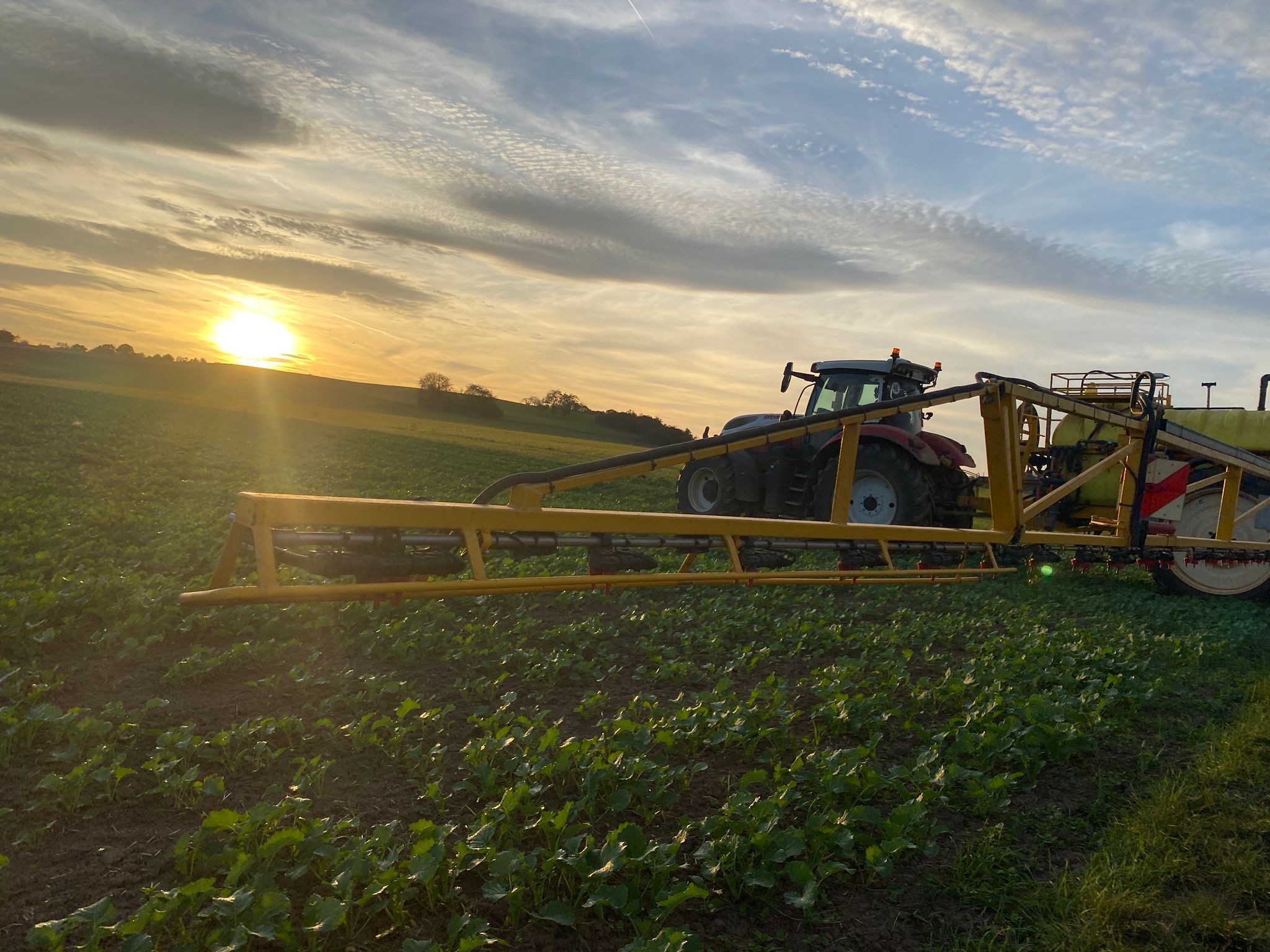 Pflanzenschutz mit moderner Feldspritze